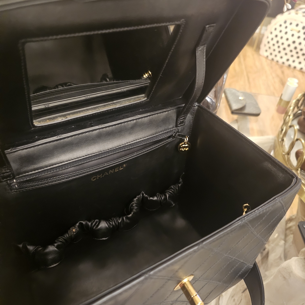 CHANEL Black Quilted Crossbody Bag with Gold Hardware - Picture 10 of 16